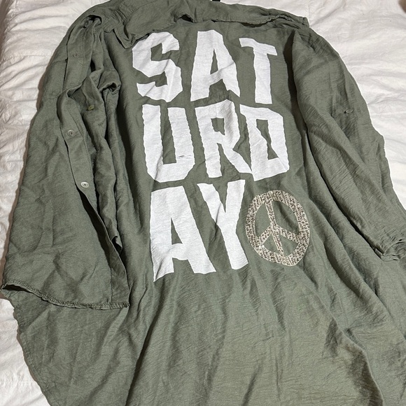 Venti6 Tops - Green Long Sleeve Tee with "SATURDAY" Graphic